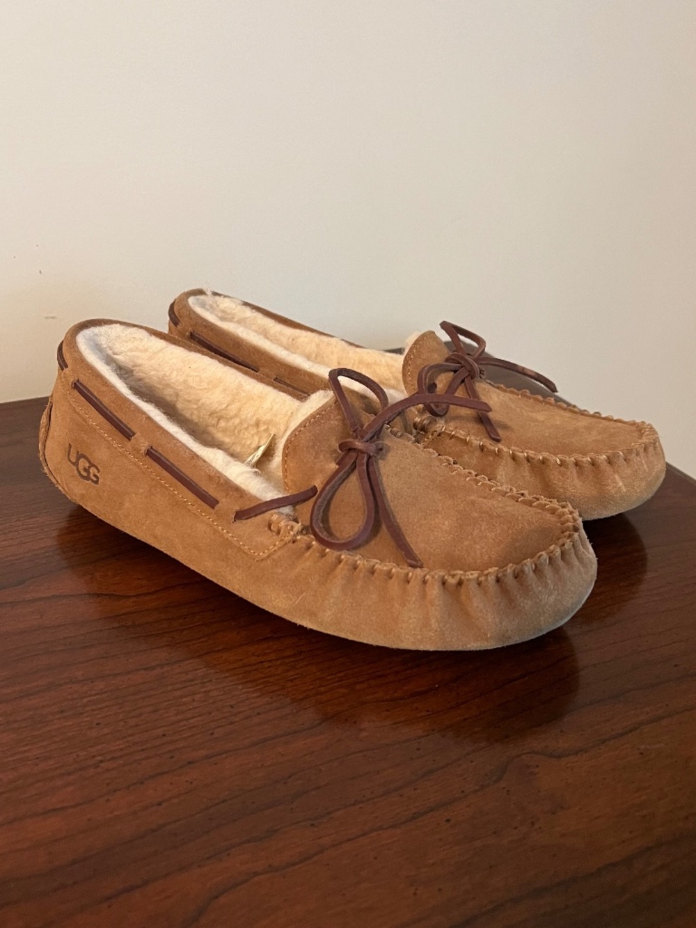 UGG Dakota Women's Moccassin Slipper - Chestnut Suede Size US 10 M